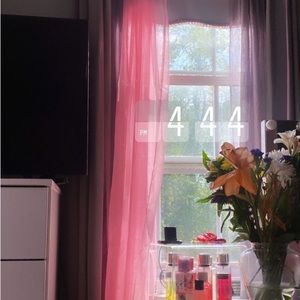 Meet your Posher, Ninii